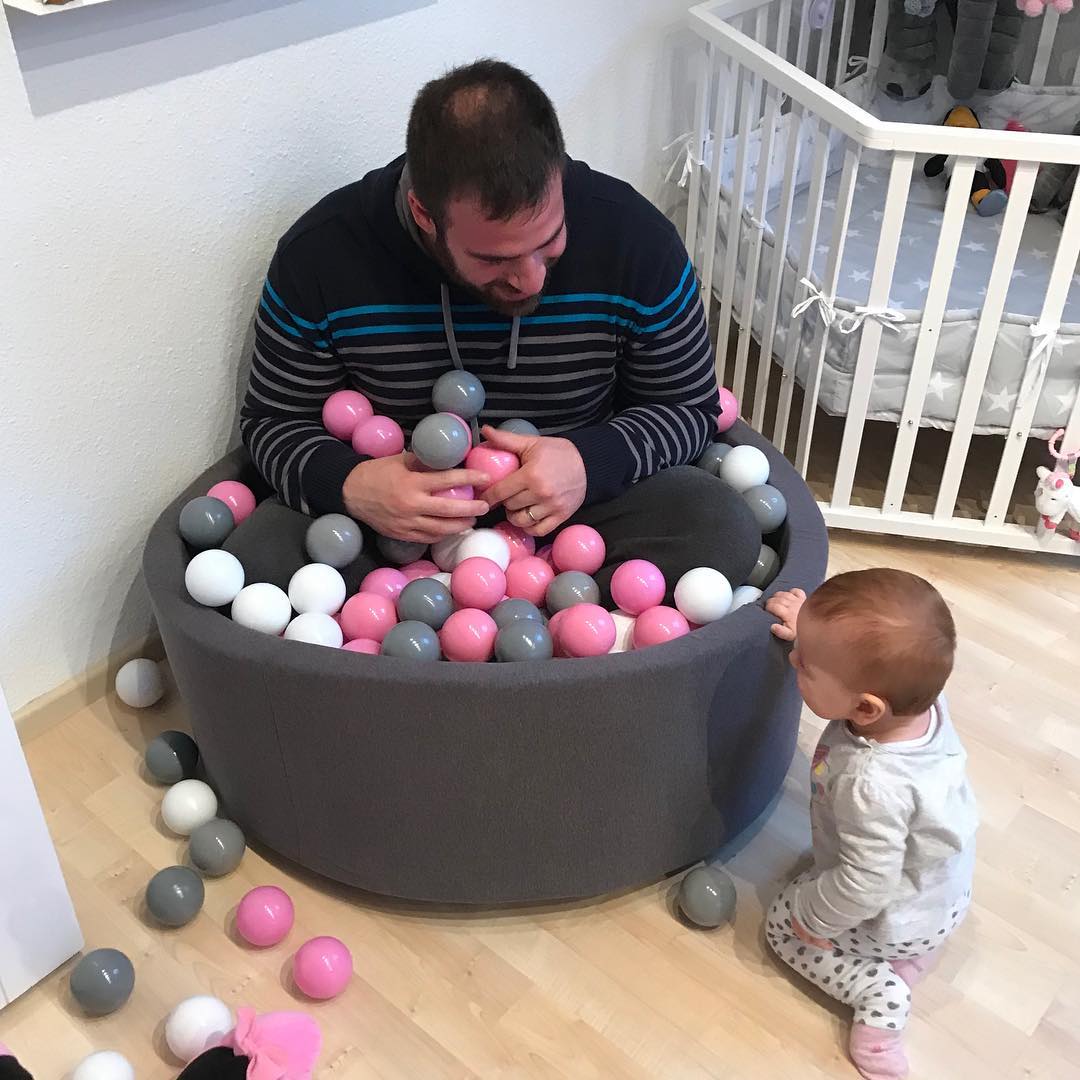 Round ball pit with 200 balls, 90x30cm, dark gray, cotton