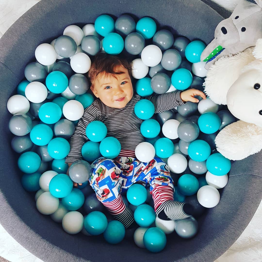 Round ball pit with 200 balls, 90x30cm, dark gray, cotton